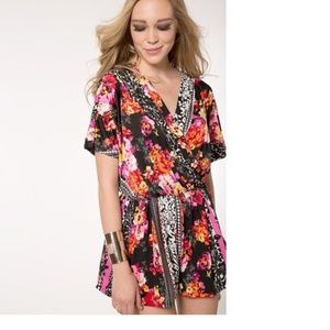 NWOT Sola La Fe Boho Floral Striped Chic Romper Shorts Small Womens Summer